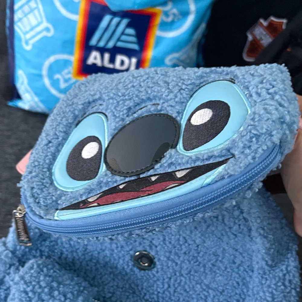Blue stitch Backpack and wallet - Picture 8 of 11